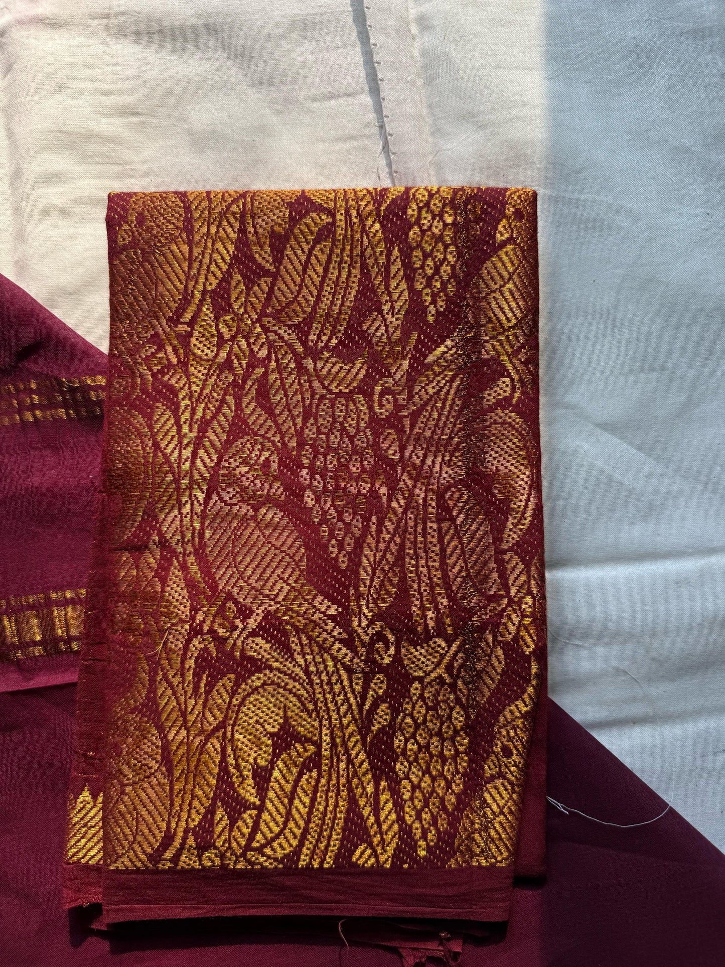 BH028 SUNGUDI COTTON SAREE (MAROON)