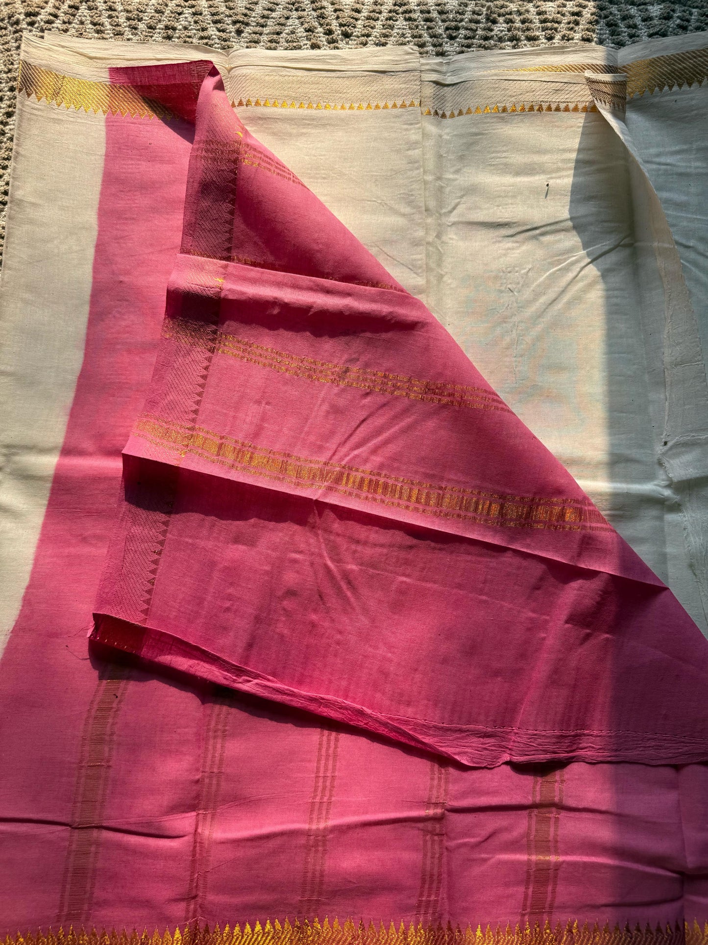 BH029 SUNGUDI COTTON SAREE(PINK)