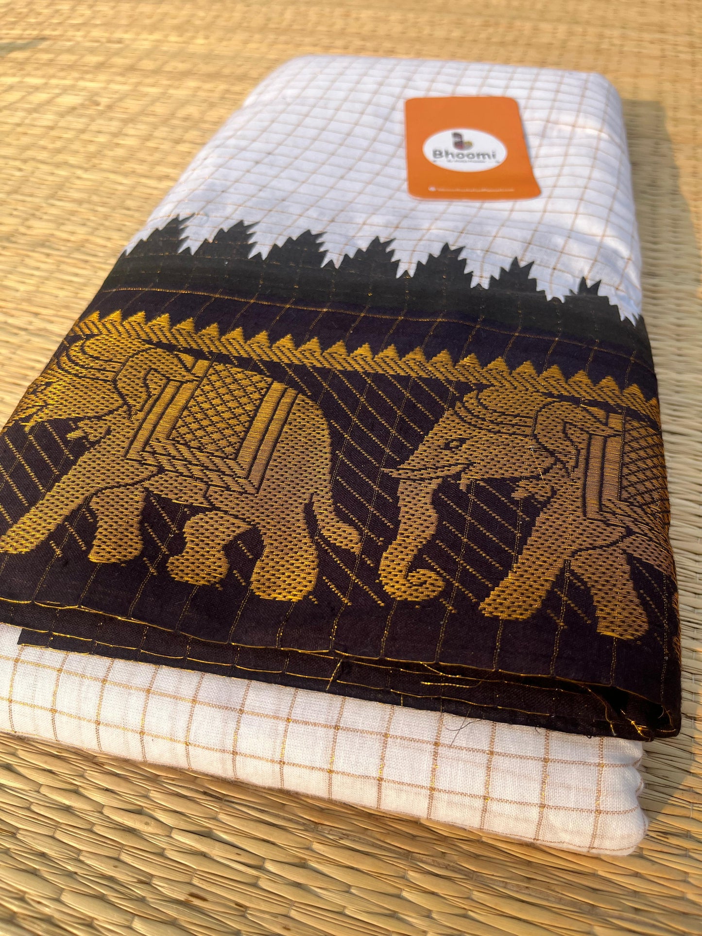 SUNGUDI COTTON SAREE (Off White and black)