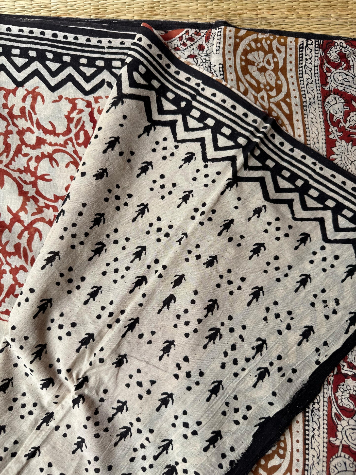 BH013 HANDBLOCK PRINTED MUMUL COTTON SAREE