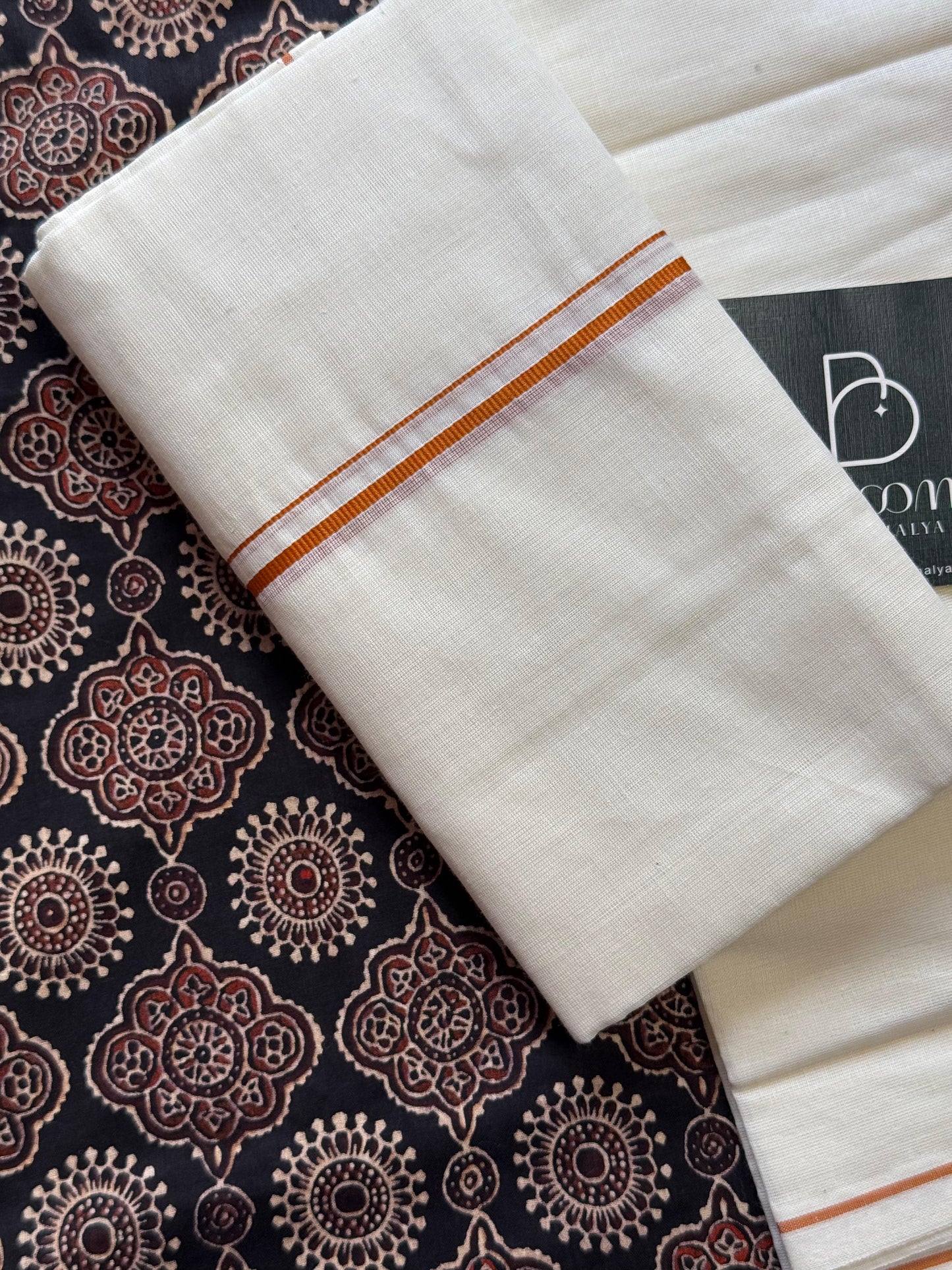 Puliyila kara Set mundu