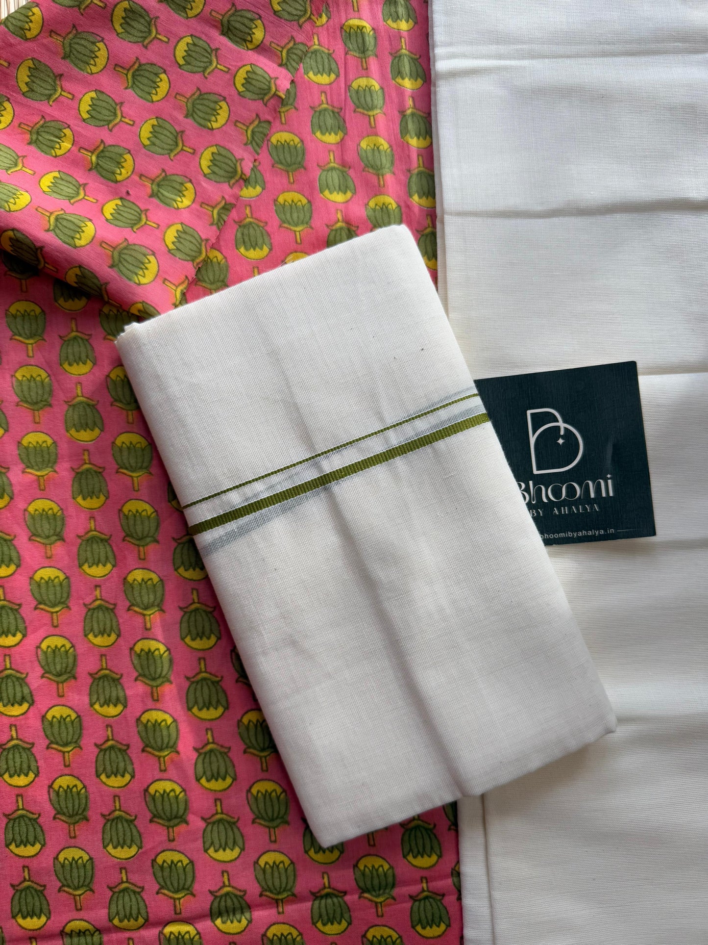 Puliyila kara Set mundu