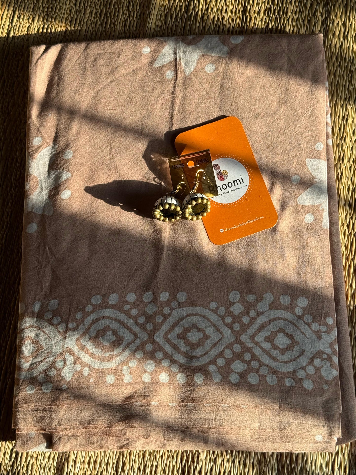 Mul Mul Cotton saree with Terracotta Jhumkka