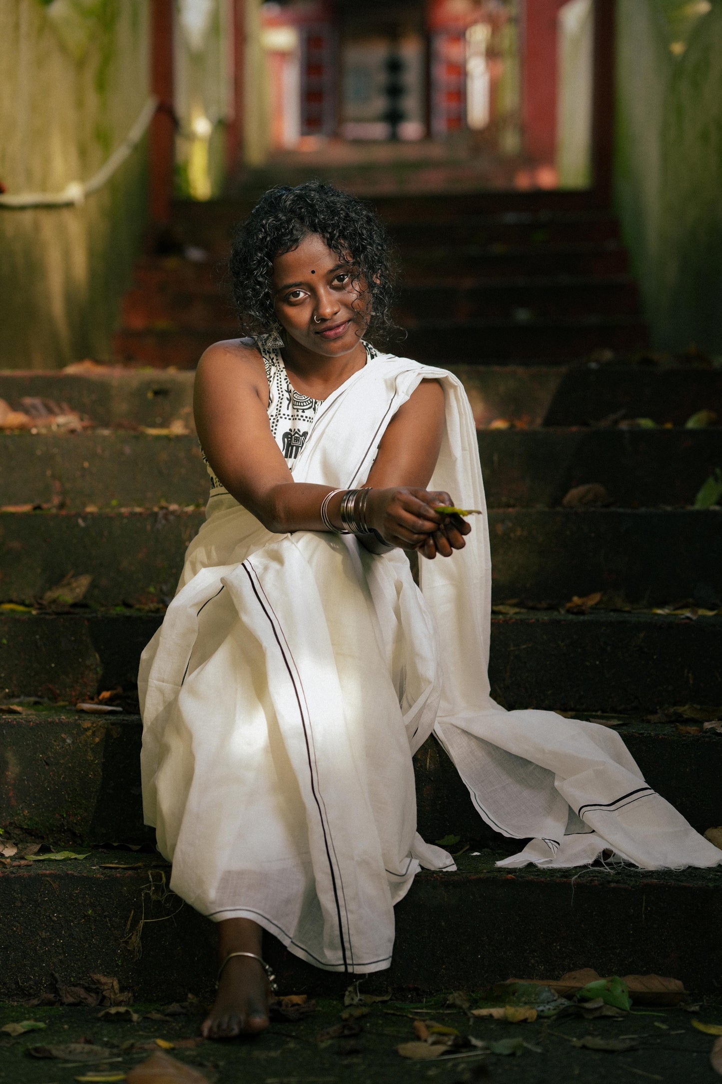 Puliyilakara Settumundu (Black )