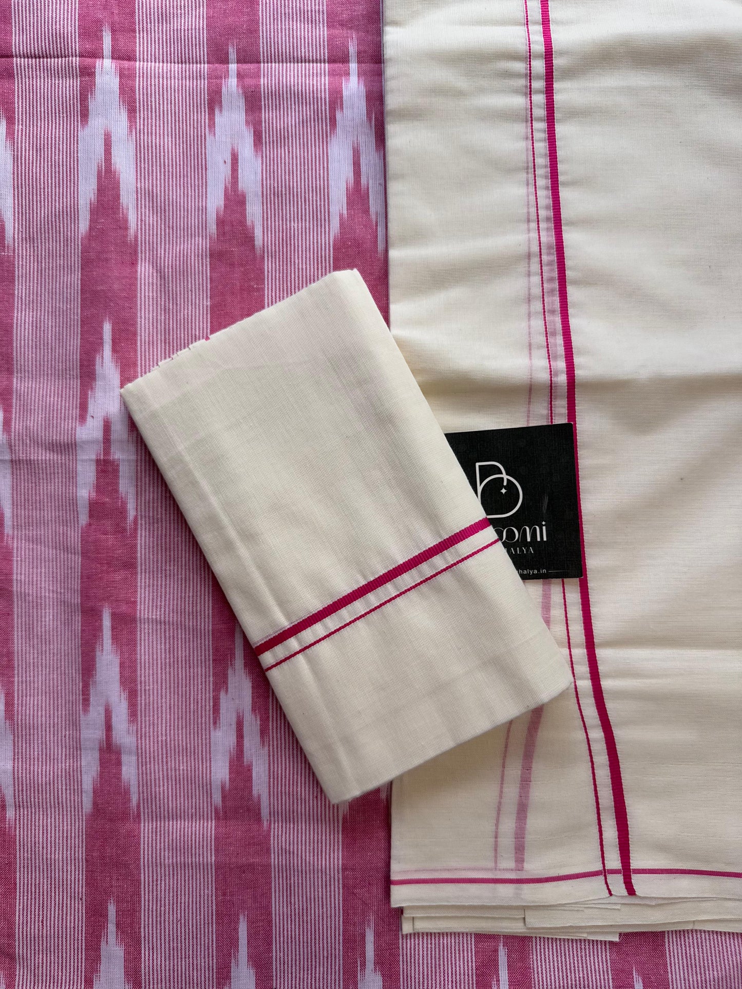 Puliyilakara Set mundu